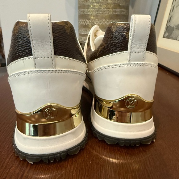 Louis Vuitton Sneakers - Picture 3 of 6